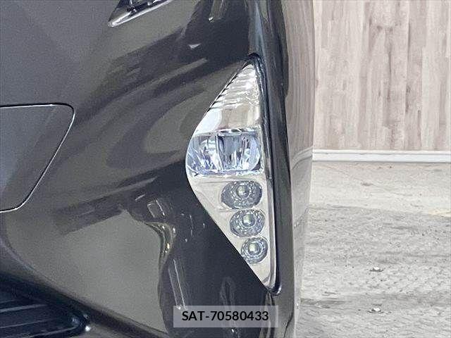Toyota PRIUS 2016-03 7619271-24