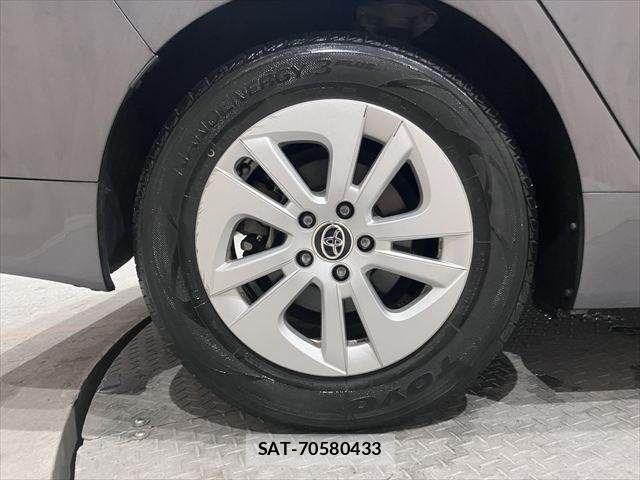 Toyota PRIUS 2016-03 7619271-26