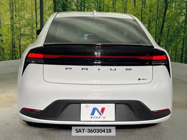 Toyota PRIUS 2023-12 7727340-15