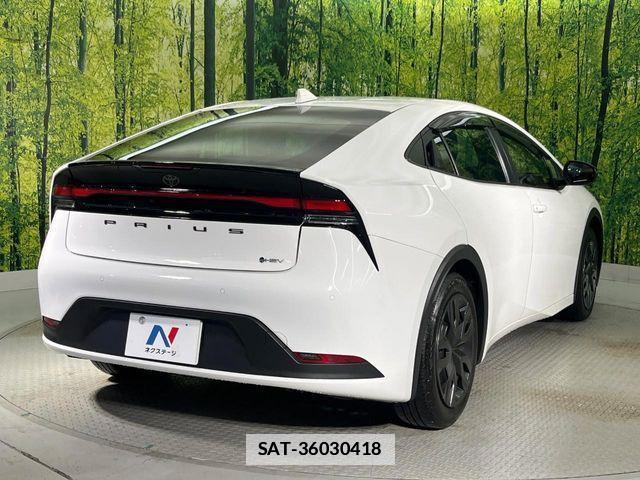 Toyota PRIUS 2023-12 7727340-17