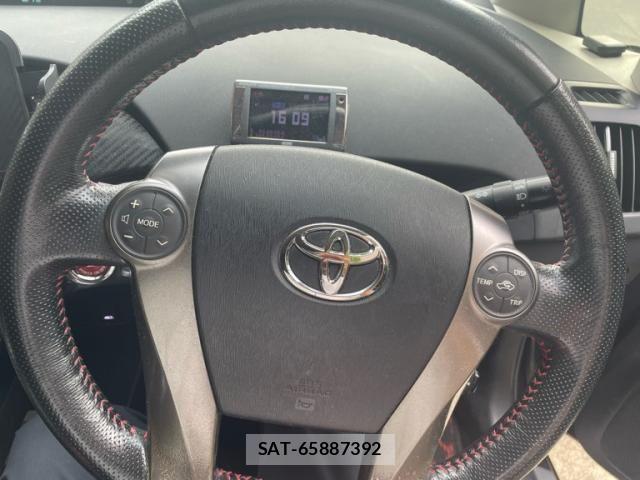 Toyota PRIUS 2012-07 7878879-14