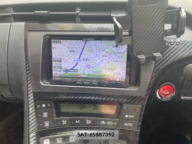 Toyota PRIUS 2012-07 7878879-16