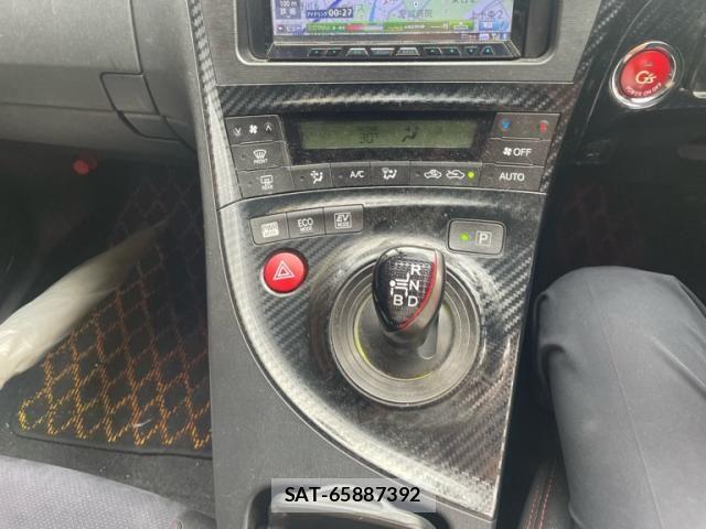 Toyota PRIUS 2012-07 7878879-17