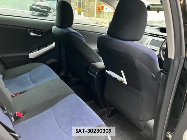 Toyota PRIUS 2012-06 7878892-13