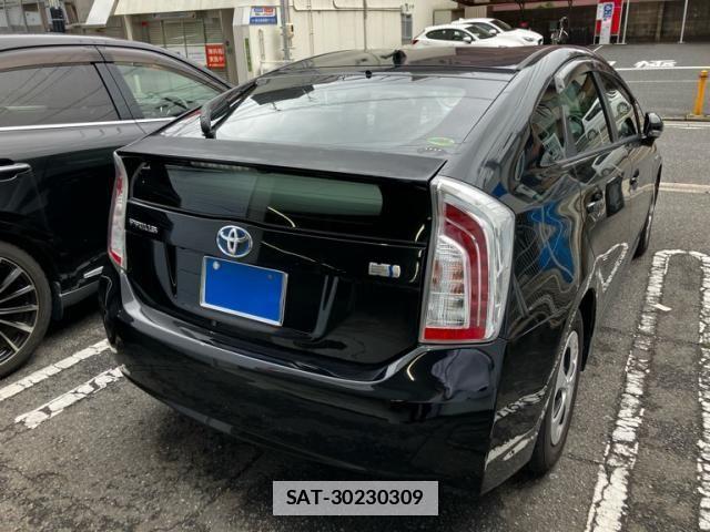 Toyota PRIUS 2012-06 7878892-3