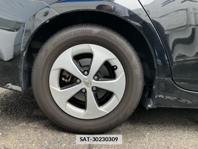 Toyota PRIUS 2012-06 7878892-6