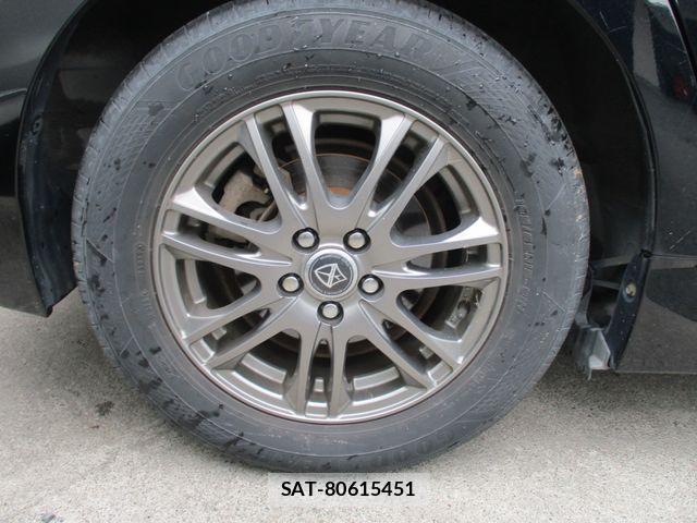 Toyota PRIUS 2010-06 7878925-24