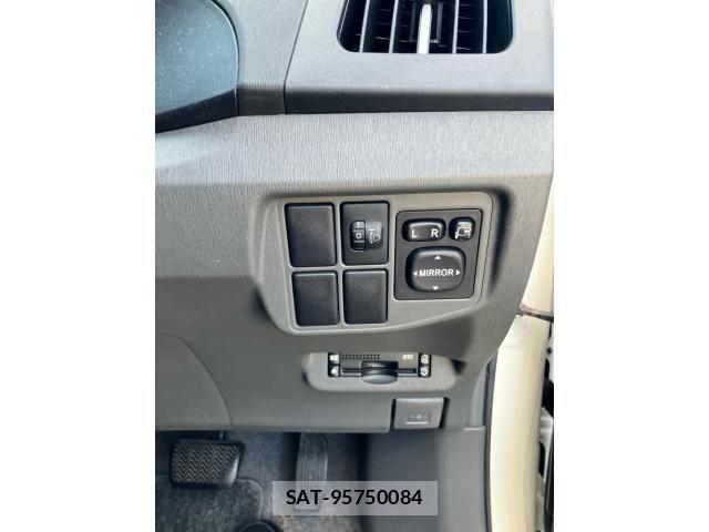 Toyota PRIUS 2011-11 7878933-16