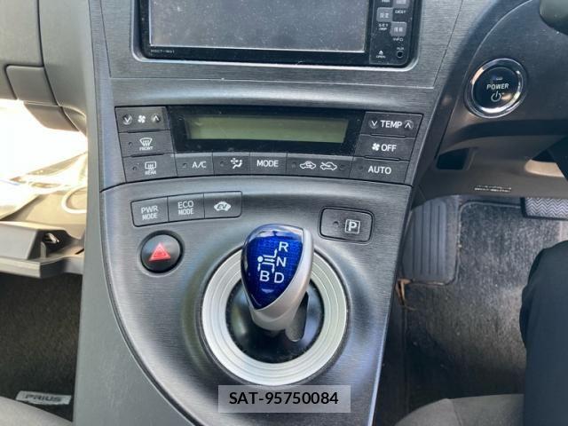 Toyota PRIUS 2011-11 7878933-19