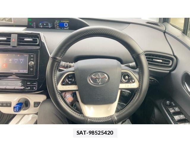 Toyota PRIUS 2017-03 7878858-9