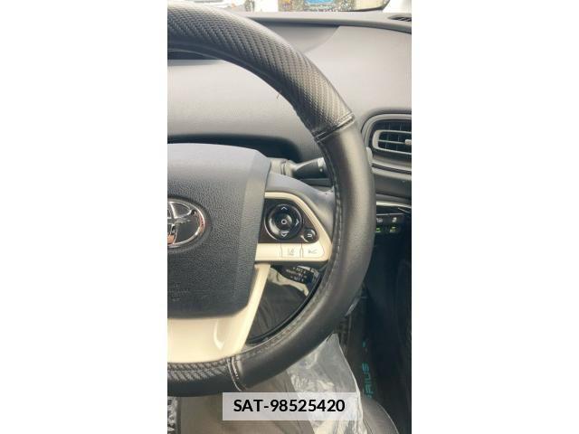 Toyota PRIUS 2017-03 7878858-11