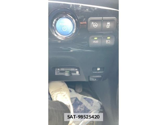 Toyota PRIUS 2017-03 7878858-12