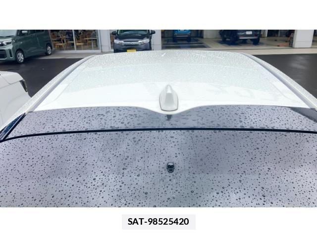 Toyota PRIUS 2017-03 7878858-23