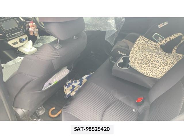 Toyota PRIUS 2017-03 7878858-24