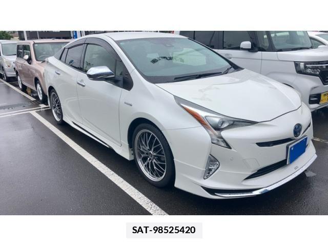 Toyota PRIUS 2017-03 7878858-2