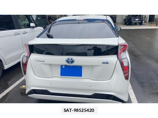 Toyota PRIUS 2017-03 7878858-4