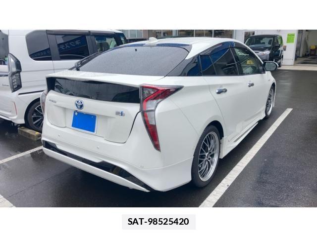 Toyota PRIUS 2017-03 7878858-5