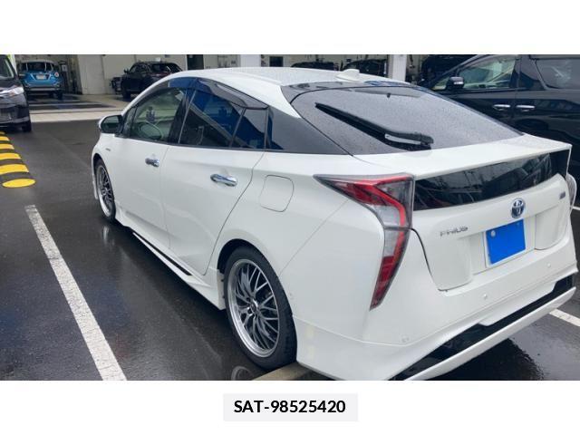 Toyota PRIUS 2017-03 7878858-6