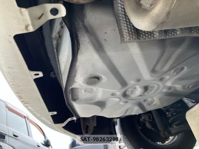 Toyota PRIUS 2012-04 7878942-10