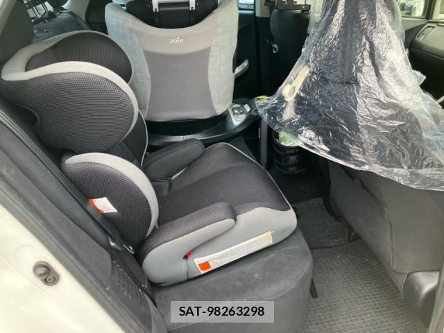 Toyota PRIUS 2012-04 7878942-13