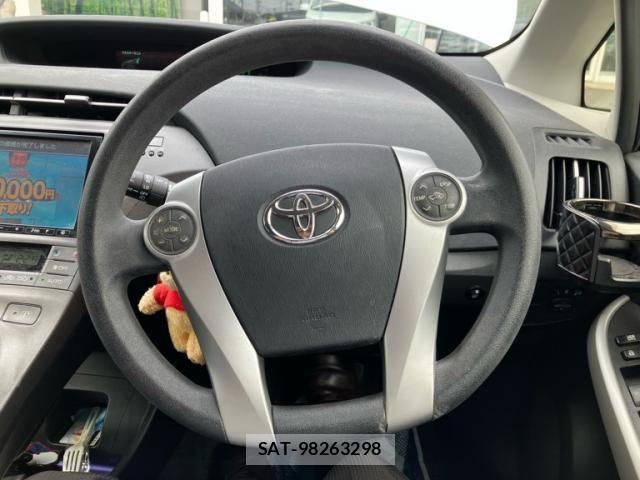 Toyota PRIUS 2012-04 7878942-22