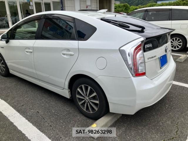 Toyota PRIUS 2012-04 7878942-4
