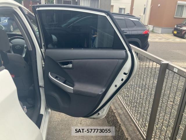 Toyota PRIUS 2011-07 7878932-12