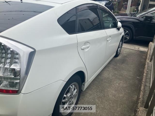 Toyota PRIUS 2011-07 7878932-3