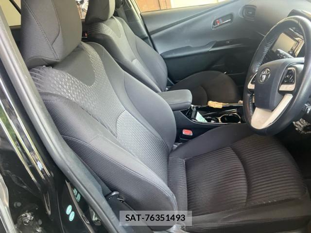 Toyota PRIUS 2018-03 7878867-11