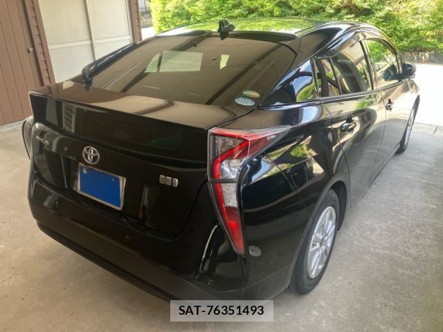 Toyota PRIUS 2018-03 7878867-3