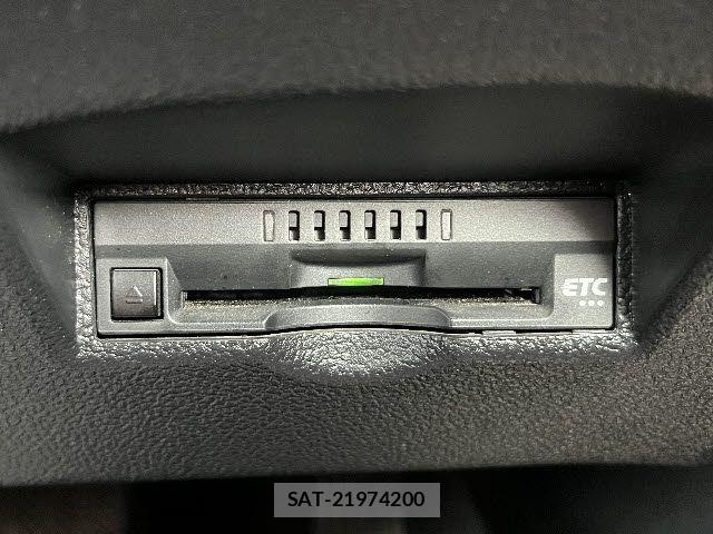 Toyota PRIUS 2018-10 7878831-15