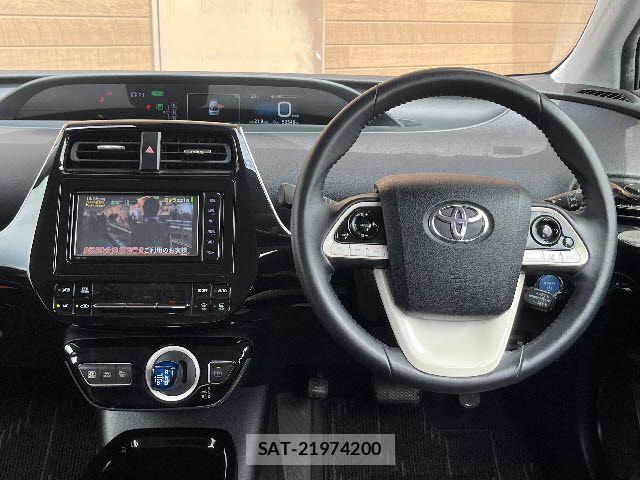 Toyota PRIUS 2018-10 7878831-1