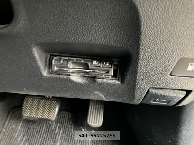 Toyota PRIUS 2016-09 7878877-10