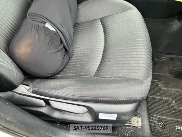 Toyota PRIUS 2016-09 7878877-13