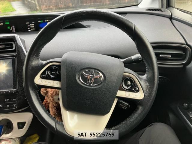 Toyota PRIUS 2016-09 7878877-15