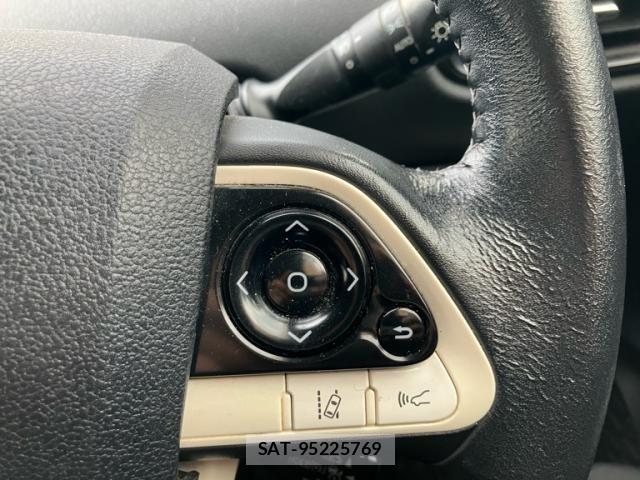 Toyota PRIUS 2016-09 7878877-17