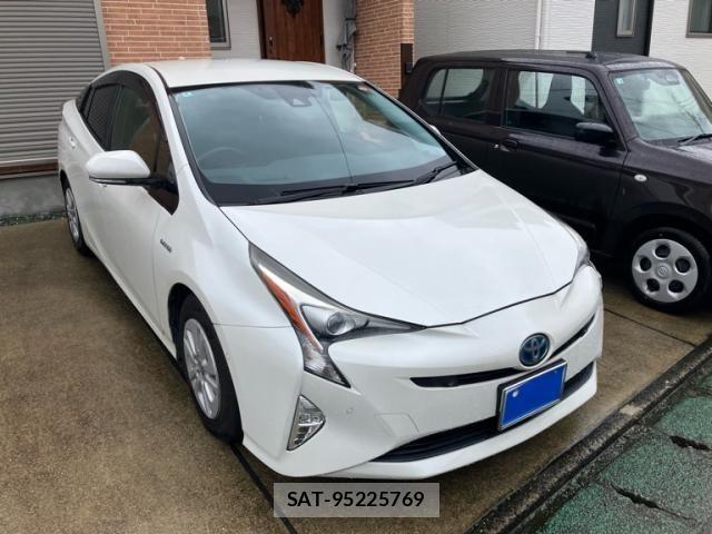 Toyota PRIUS 2016-09 7878877-1