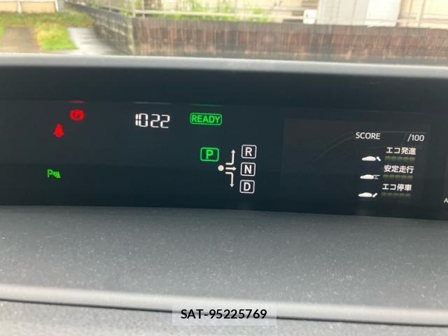 Toyota PRIUS 2016-09 7878877-19