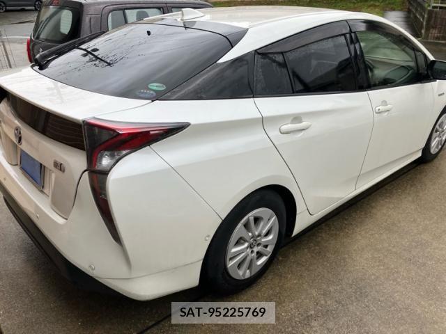Toyota PRIUS 2016-09 7878877-2