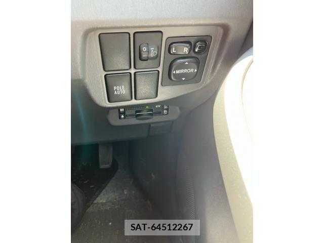 Toyota PRIUS 2010-10 7878930-23