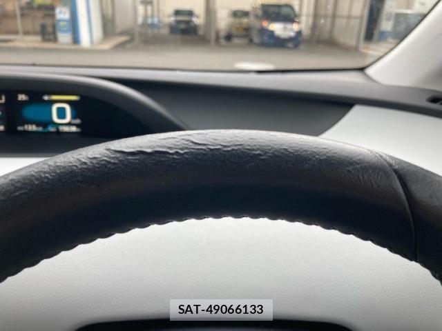 Toyota PRIUS 2016-03 7878866-22