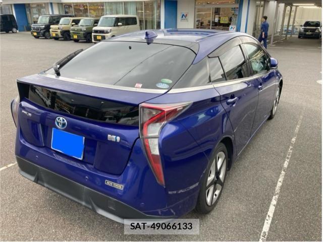 Toyota PRIUS 2016-03 7878866-2