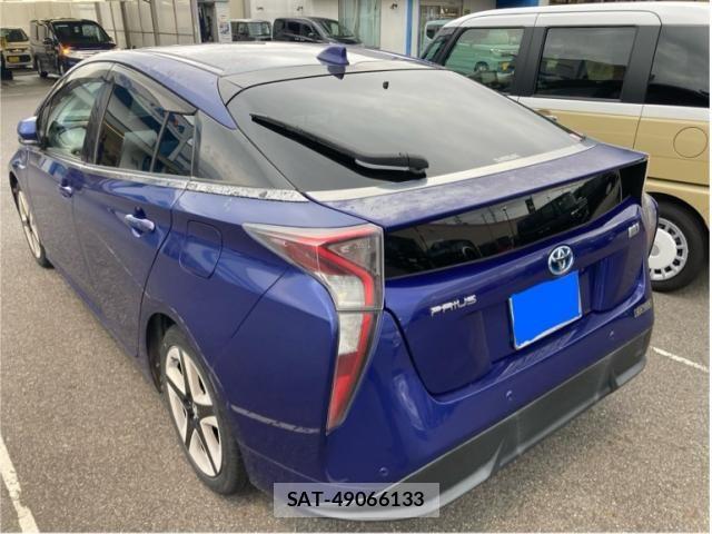 Toyota PRIUS 2016-03 7878866-3