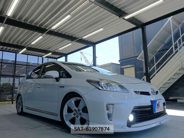 Toyota PRIUS 2014-12 7878889-11