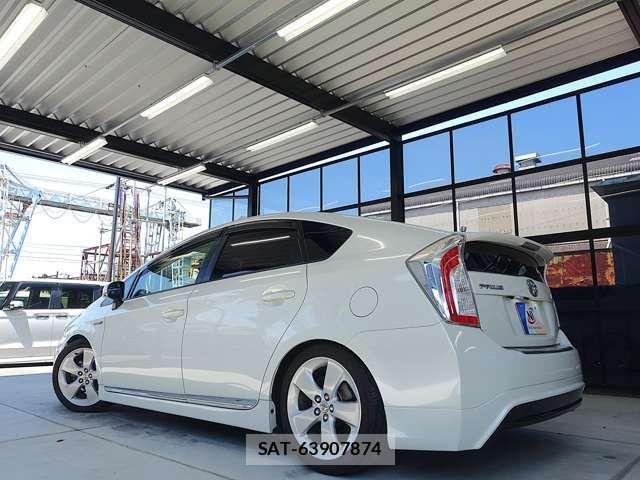 Toyota PRIUS 2014-12 7878889-14