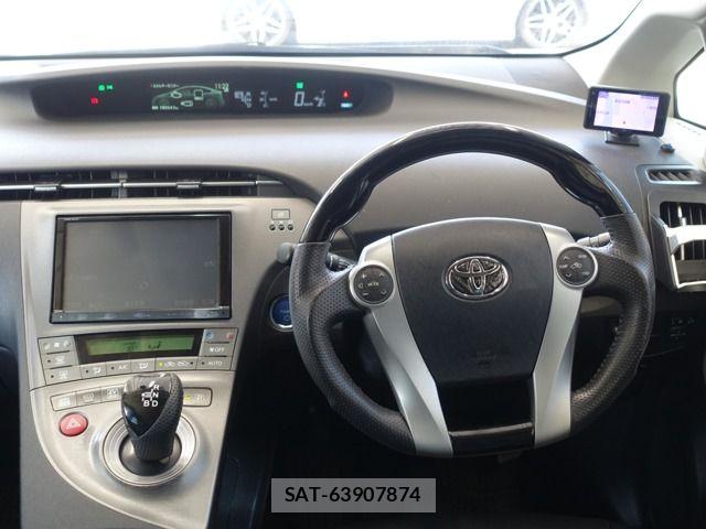Toyota PRIUS 2014-12 7878889-19