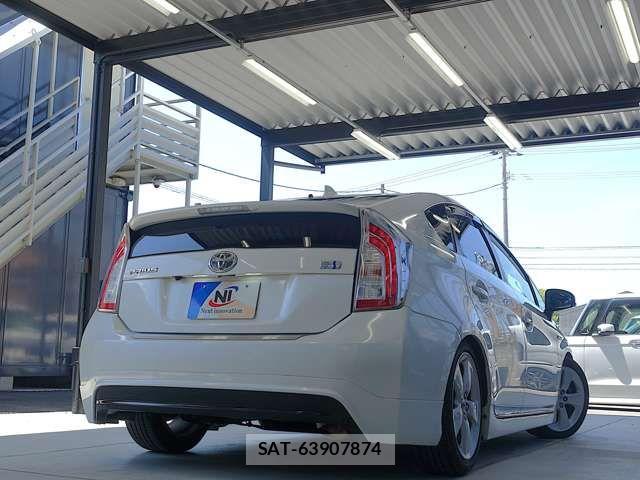 Toyota PRIUS 2014-12 7878889-8