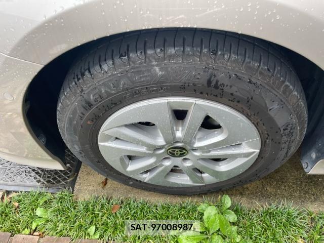 Toyota PRIUS 2017-12 7878865-16
