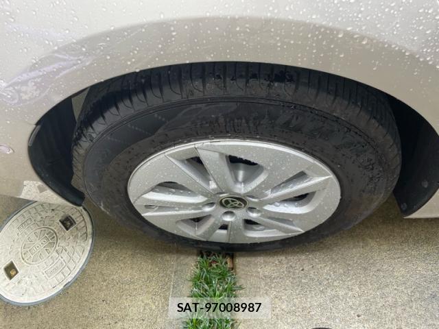 Toyota PRIUS 2017-12 7878865-5