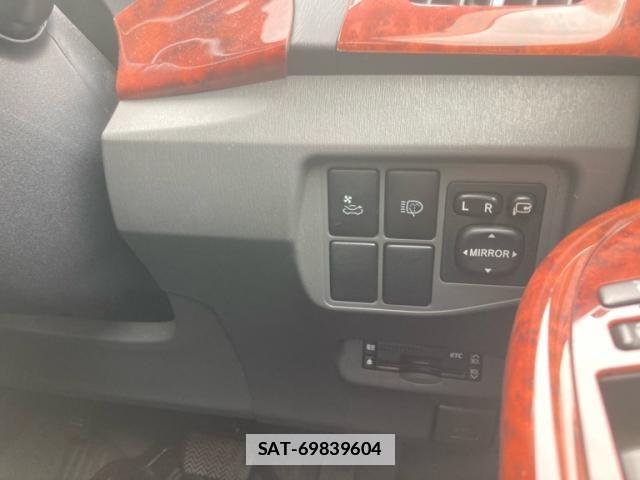 Toyota PRIUS 2011-08 7878912-18
